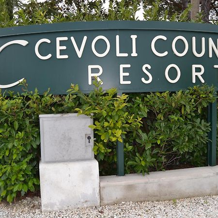 Cevoli Country Resort 라리 외부 사진