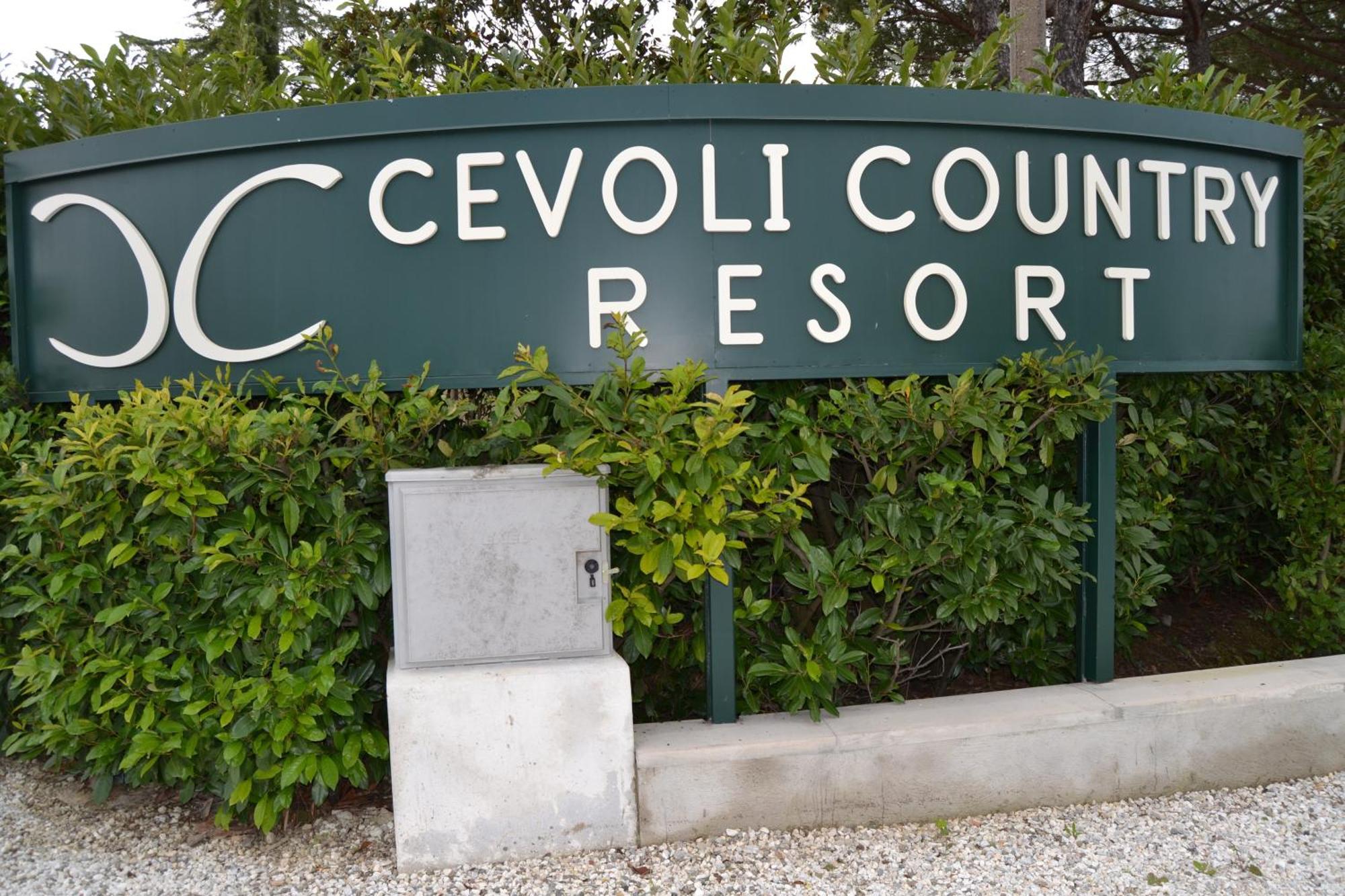 Cevoli Country Resort 라리 외부 사진