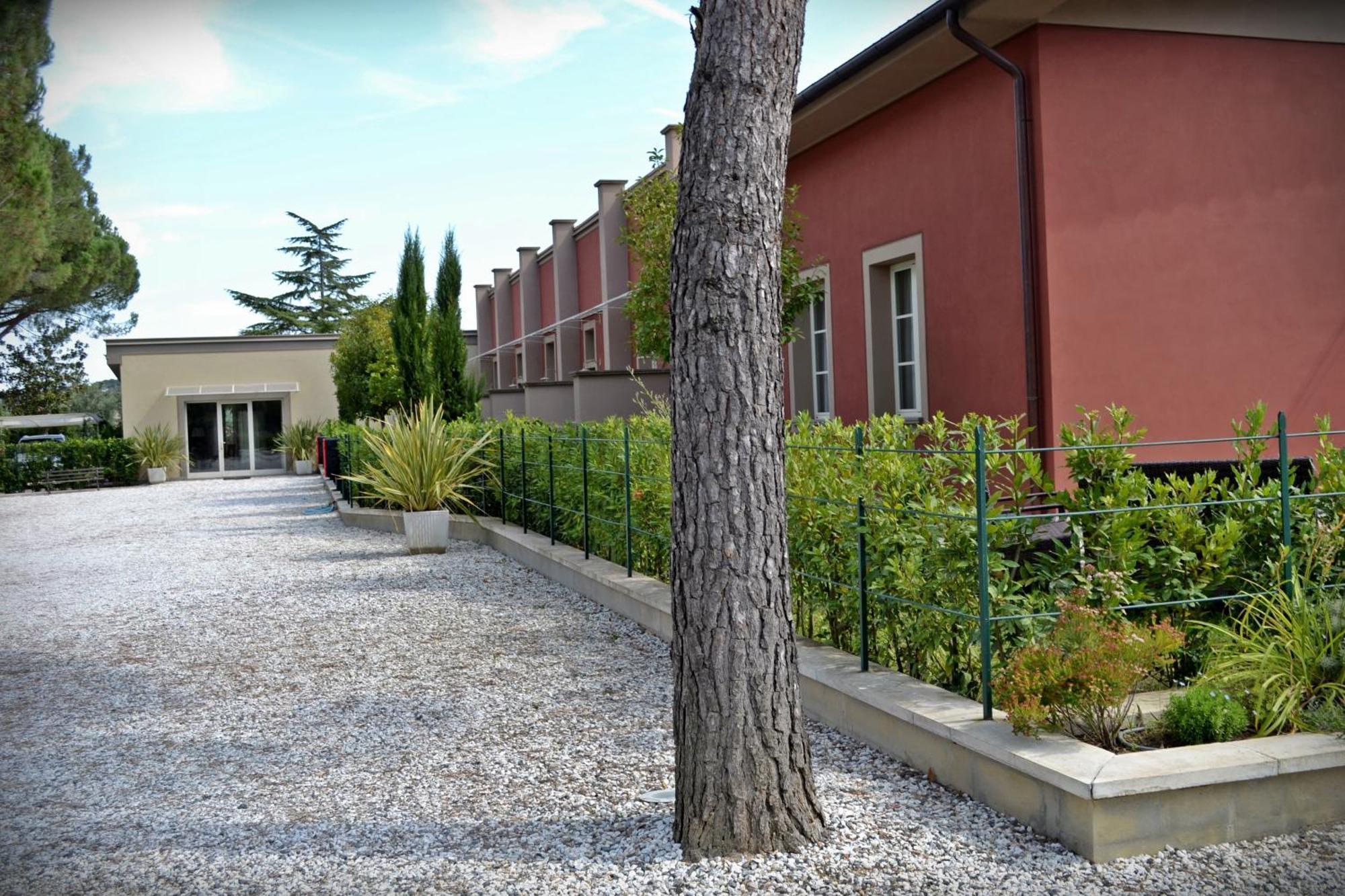 Cevoli Country Resort 라리 외부 사진