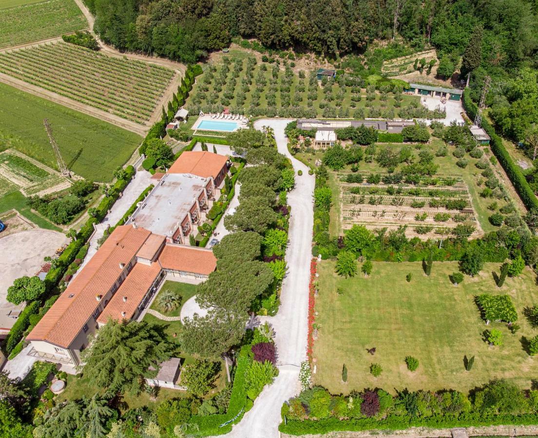 Cevoli Country Resort 라리 외부 사진